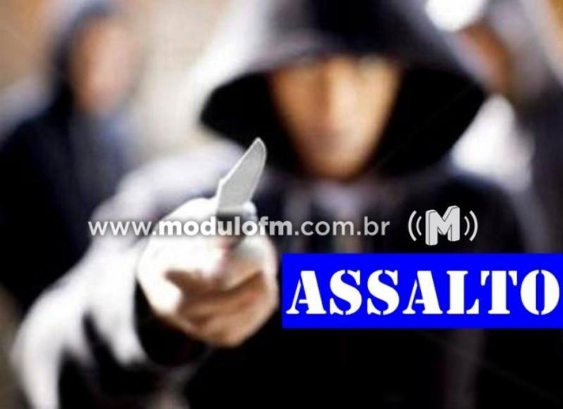 Motorista de Uber é assaltada com faca apontada ao buscar passageiro em Patrocínio