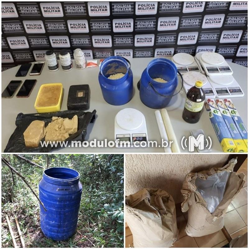 PM desmonta laboratório de drogas e prende dois homens em Monte Carmelo