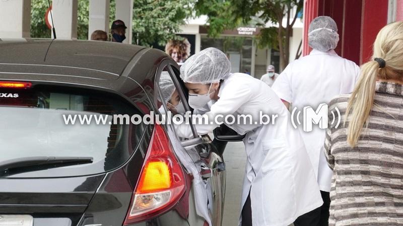 Secretaria de Saúde vacina hoje (25) idosos com 71 anos em Patrocínio