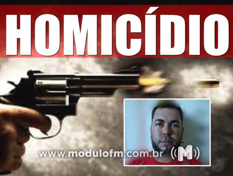 Homem sai para comprar lanche e é executado com...