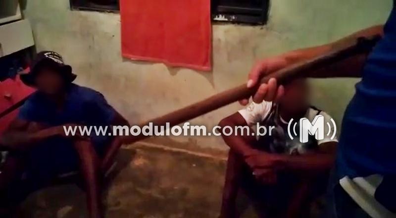 Veja o vídeo: Polícia investiga vídeo que mostra dois jovens sendo agredidos por supostamente terem praticado roubos em Patrocínio