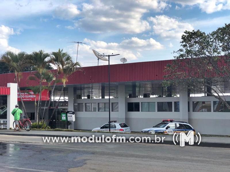 Morador de rua é preso embriagado e com faca na cintura próximo ao terminal rodoviário de Patrocínio