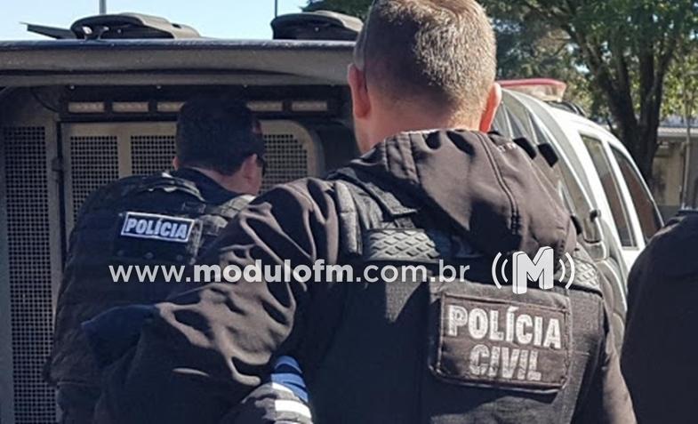 Motorista tenta fugir da polícia, quase atropela motociclista, mas acaba preso em Patrocínio