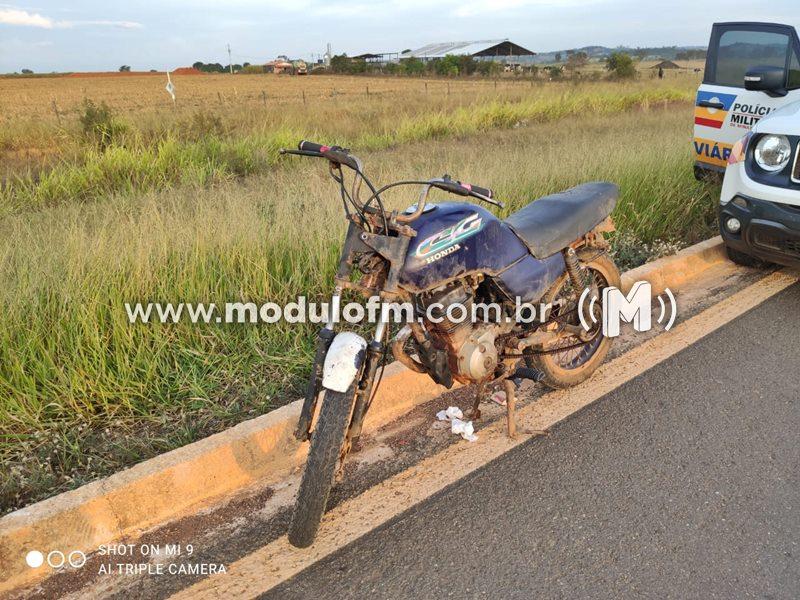 Menor de 14 anos é apreendido em motocicleta sem documentos