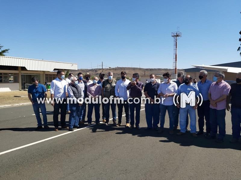 Comitiva de parlamentares visita Patrocínio para avaliar danos causados pelas geadas na agricultura