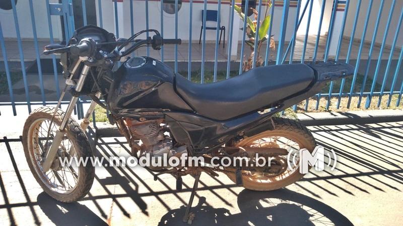 Ladrão e receptador são presos e polícia recupera motocicleta furtada em Serra do Salitre