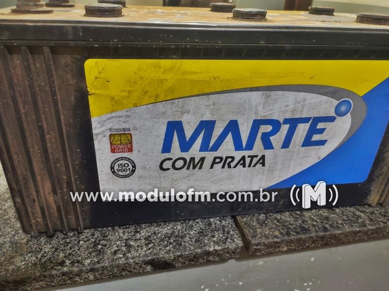 Menores são detidos após furto de bateria