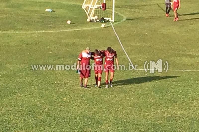 Gustavo Crecci sente em treinamento e vira dúvida para próximo jogo do CAP