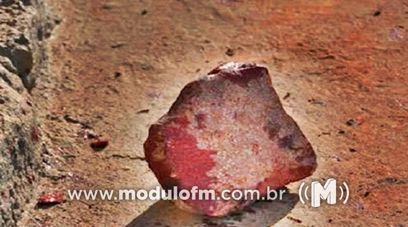 Homem tenta matar o próprio irmão a pedradas e tijoladas em Patrocínio