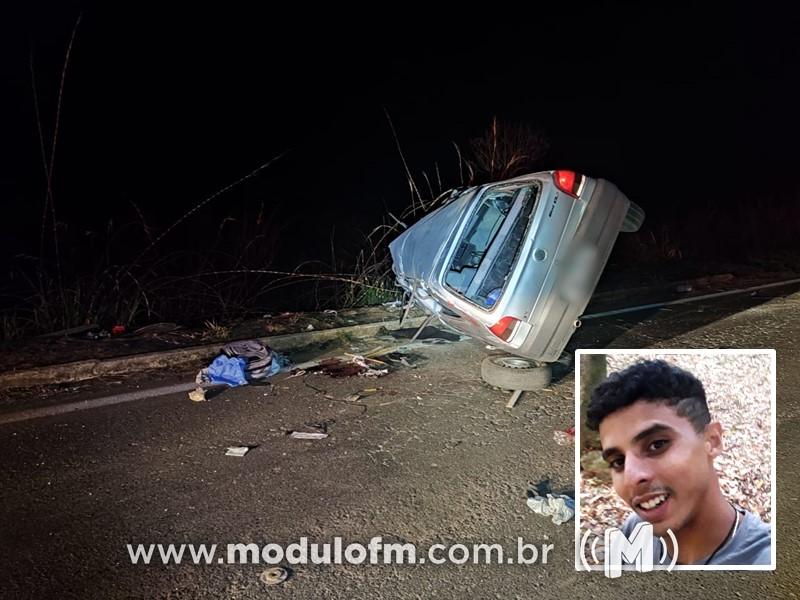 Homem morre após ser arremessado para fora do veículo na BR-365