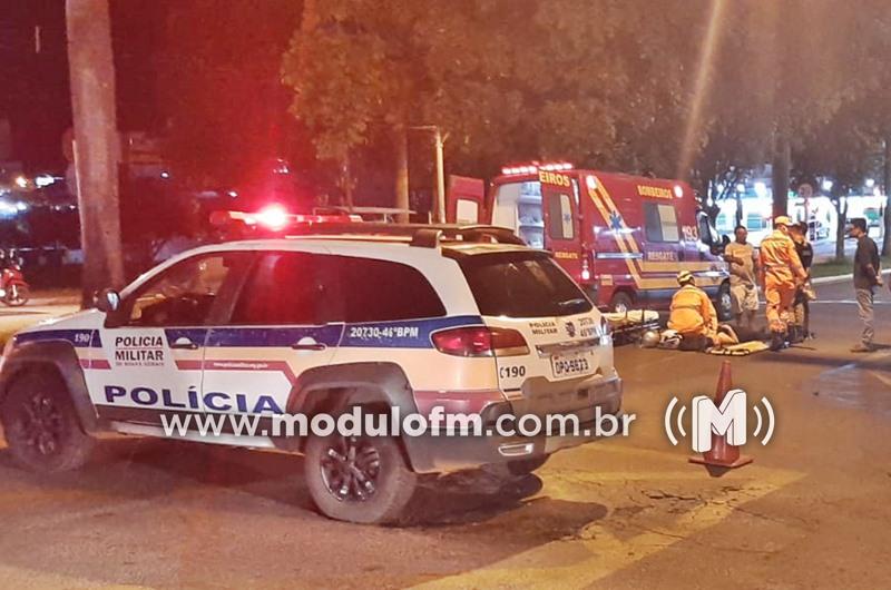 Duas pessoas ficam feridas em acidente com motociclista inabilitada