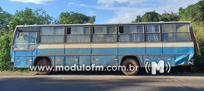 Imagem 3 do post Colisão entre dois ônibus deixa mulher ferida na MG-230
