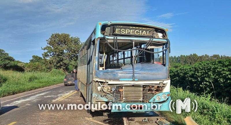 Imagem 1 do post Colisão entre dois ônibus deixa mulher ferida na MG-230