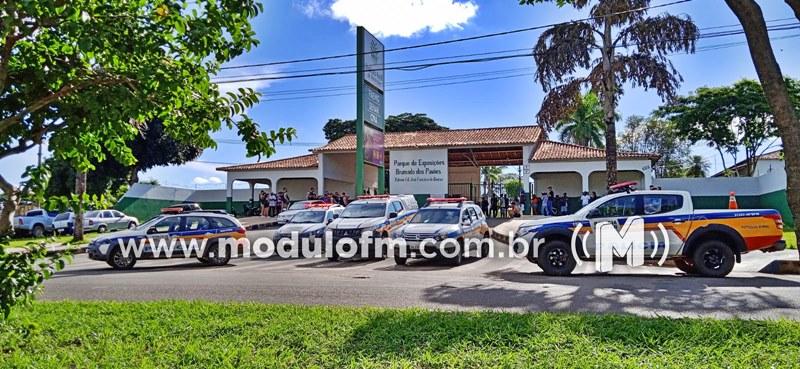 PM interrompe encontro de Som Automotivo e apreende 15 veículos em Patrocínio
