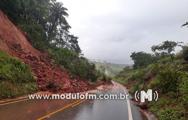 Polícia Rodoviária Militar alerta para deslizamentos de terra em rodovias da região
