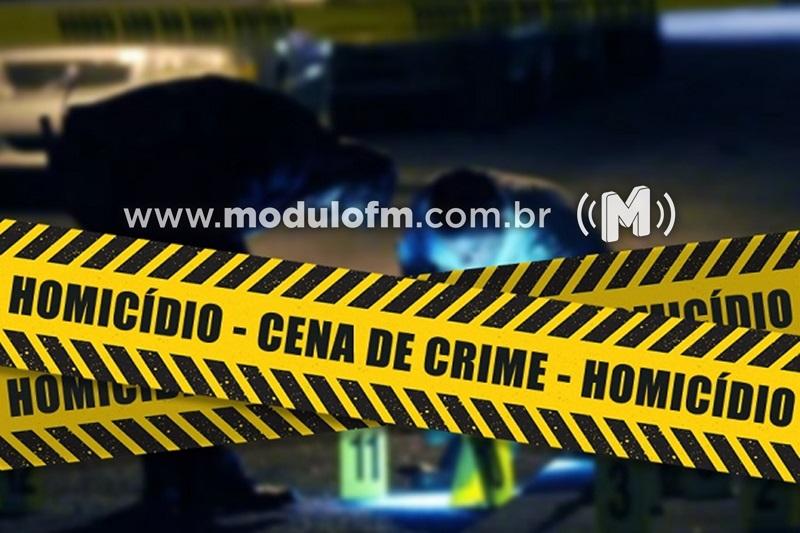 Corpo com sinais de violência é encontrado dentro de valeta