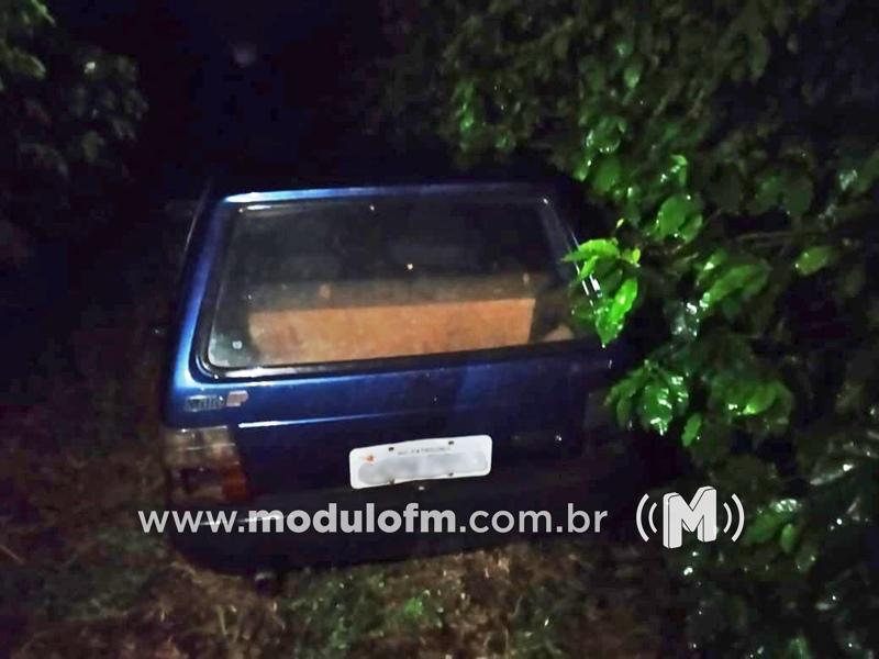 Suspeitos de furtarem veículo são presos após fugirem da polícia no bairro Serra Negra