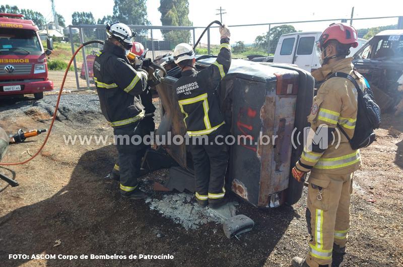 Bombeiros da região participam de Workshop de Salvamento Veicular...