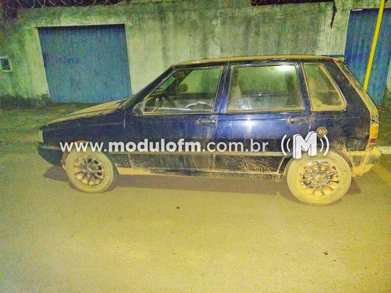 Homem é preso suspeito de furtar fazenda em Monte Carmelo