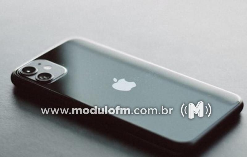 Mulher cai em golpe ao comprar IPhone através da internet