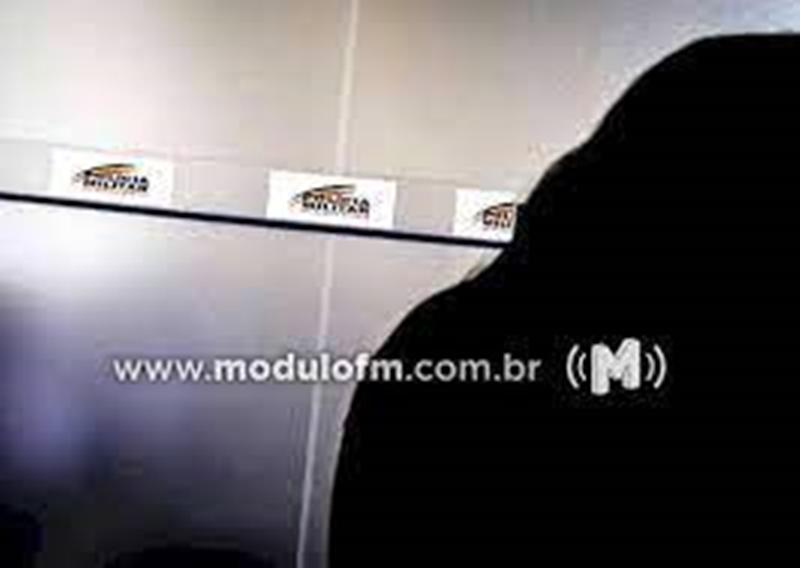 Mulher é estrangulada e tem suspeita de ter mandíbula quebrada após ser agredida pelo companheiro
