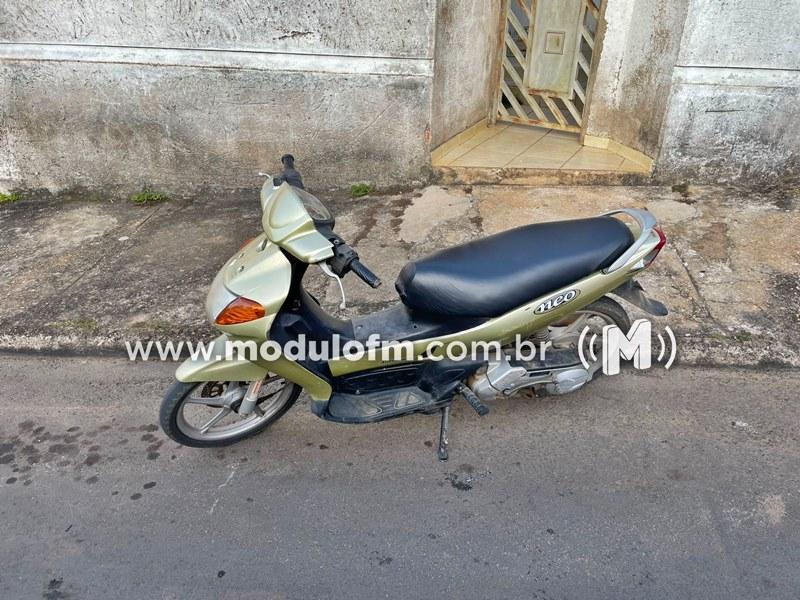 PM age rápido, recupera motocicleta furtada e prende três homens em Patrocínio