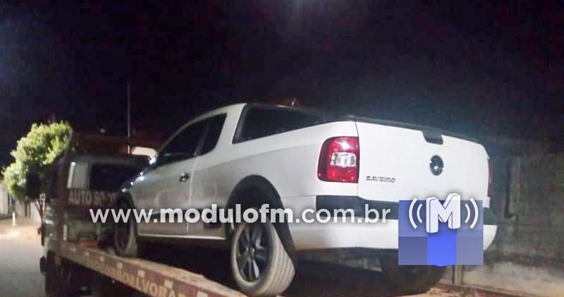 Homem tenta fugir de blitz e é preso com arma de fogo em São João da Serra Negra