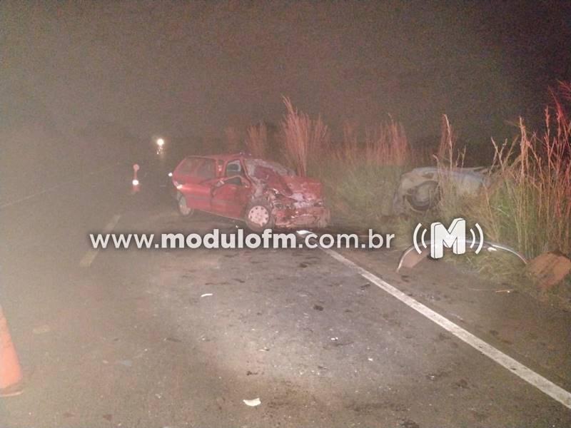 Imagem 2 do post Atualizada: Quatro pessoas morrem após motorista tentar ultrapassagem e causar colisão frontal na MG-187