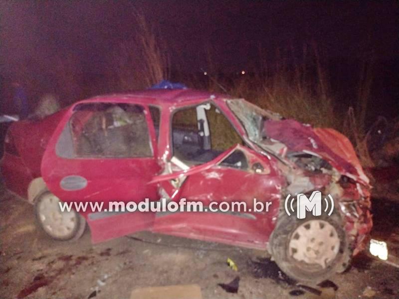 Atualizada: Quatro pessoas morrem após motorista tentar ultrapassagem e causar colisão frontal na MG-187