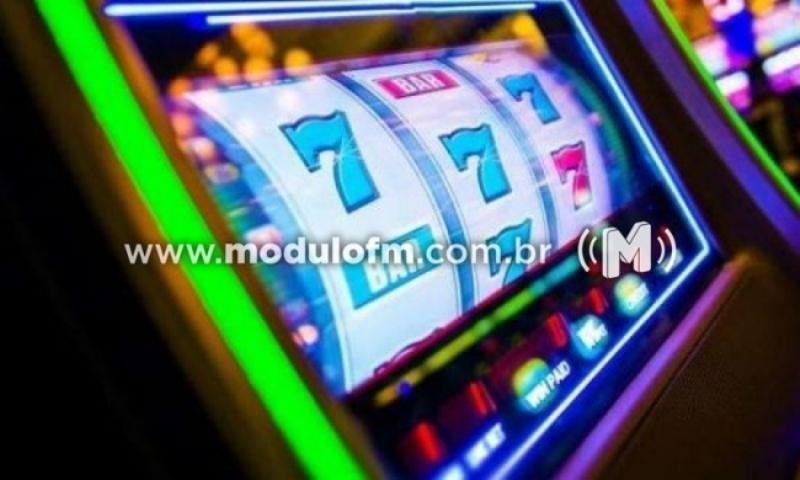 Comerciante acaba presa ao ser flagrada comercializando jogo de azar em Patrocínio