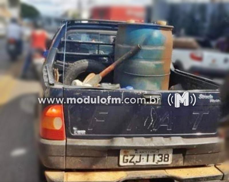 Homem deixa chave na ignição e tem carro furtado em Monte Carmelo