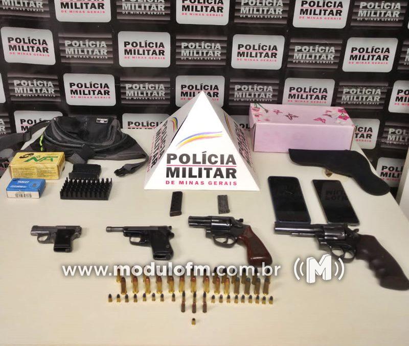 Irmãos são presos com várias armas e grande quantidade de munições no bairro Serra Negra