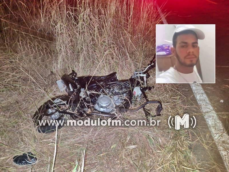 Motociclista morre após bater de frente com carro na MG-188