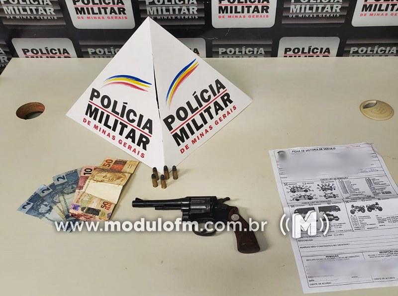 Três homens são presos com arma e munições em Patrocínio