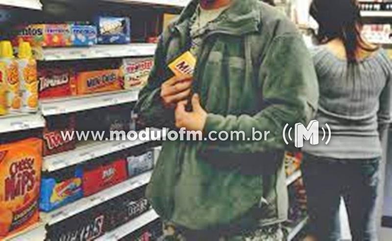 Casal furta mercadorias em supermercado e foge sem ser notado em Patrocínio