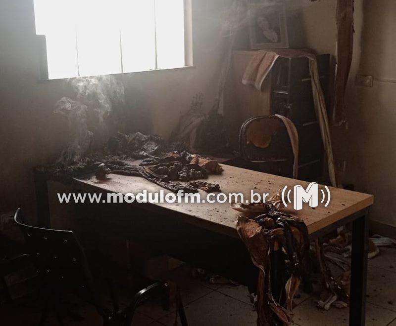 Imagem 1 do post Ex-policial penal é preso suspeito de atentado com incêndio e ameaçar advogada em Monte Carmelo