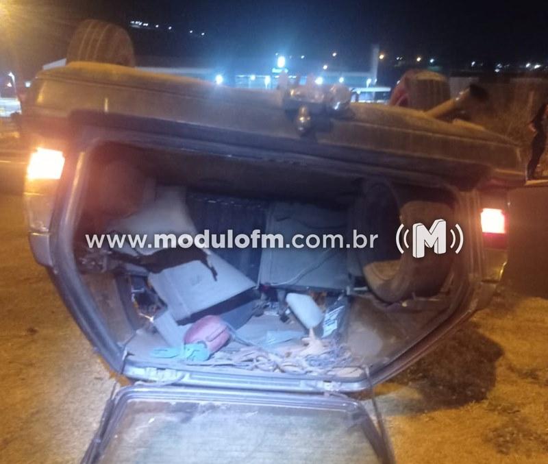 Imagem 1 do post Jovem inabilitado e embriagado tomba carro e acaba preso em Patrocínio