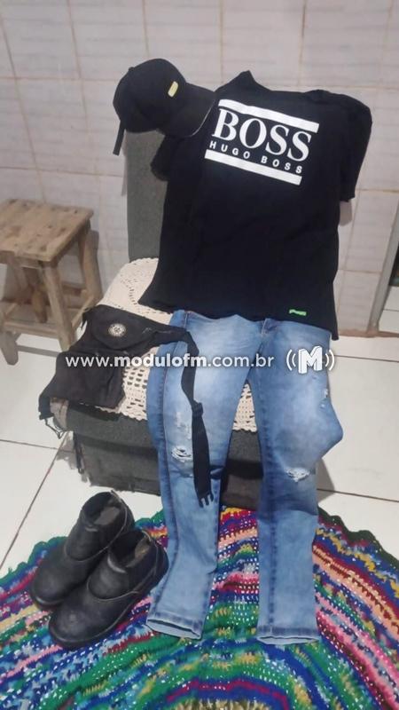 Polícia Militar identifica autor de roubo de veículo e apreende vestimentas utilizadas na ação delituosa