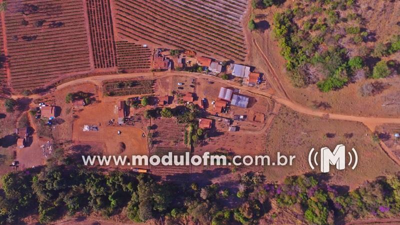 Veículo furtado é encontrado abandonado na comunidade de Caxambu