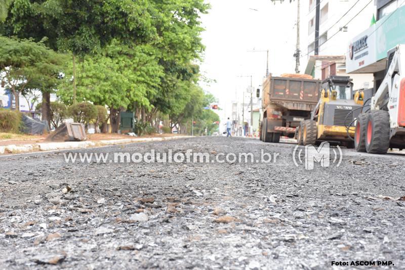 Avenida Rui Barbosa continua parcialmente paralisada nessa quarta-feira (21) devido obras