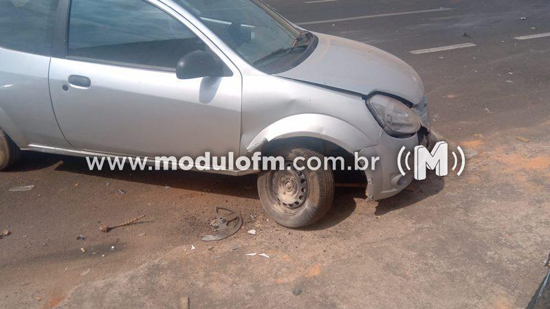 Imagem 2 do post Veja o vídeo: Motorista passa mal, bate em carros estacionados e capota em Patrocínio