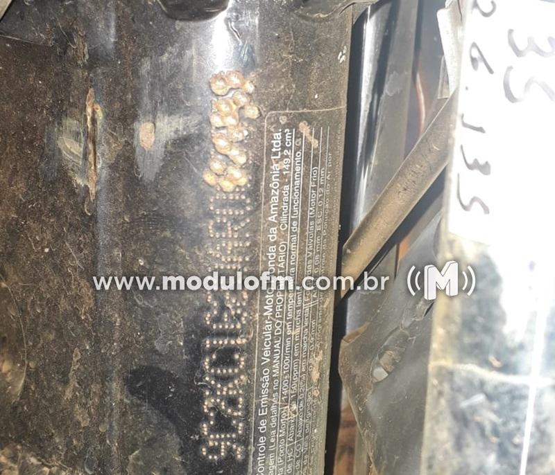 Imagem 2 do post Homem é preso por conduzir motocicleta com chassi e placa adulterados na MG-230 em Patrocínio