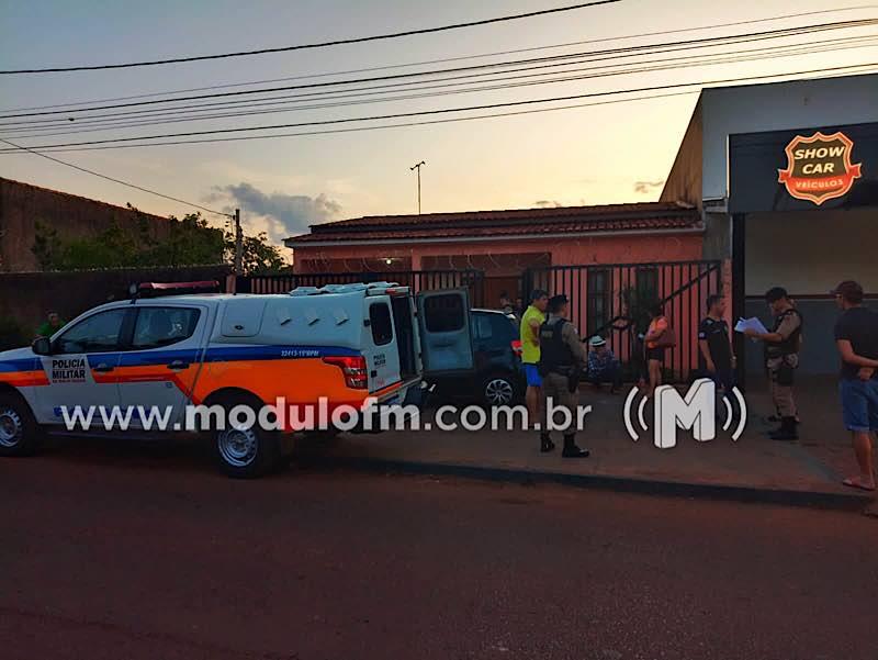 Imagem 1 do post Homem mata namorada após ficar com ciúmes dela durante sexo a três em Patos de Minas