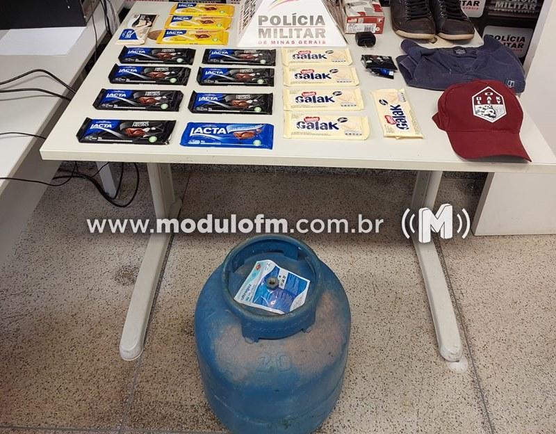 Dois homens são presos suspeitos de furtar residência em...