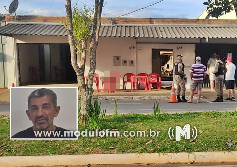 Homem é morto com tiros no olho após dar conselho para cliente embriagado ir embora de bar em Patrocínio
