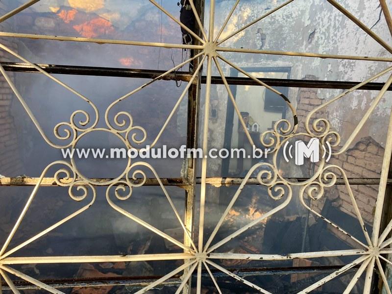 Imagem 5 do post Homem é suspeito de atear fogo na própria casa em Patrocínio