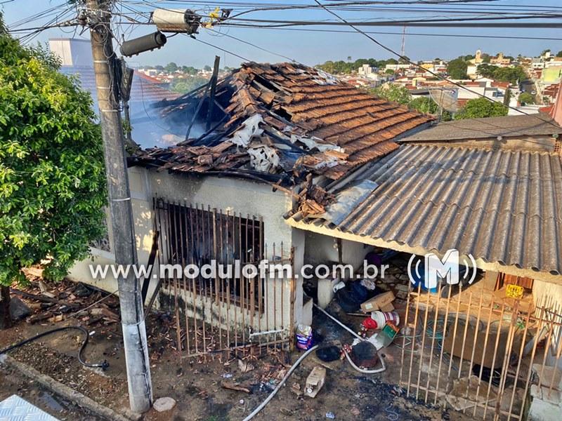 Homem é suspeito de atear fogo na própria casa em Patrocínio