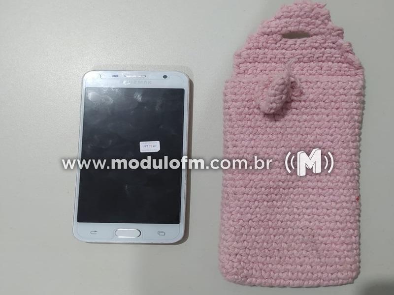 Câmeras flagram presos tentando pegar celular jogado em corredor de pavilhão da Penitenciária de Patrocínio