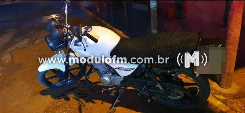Moto furtada em Grupiara é recuperada pela polícia durante...