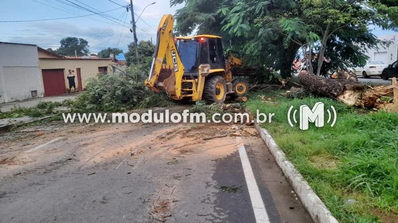 Coordenador da Defesa Civil e Secretário de trânsito de Patrocínio visitam locais atingidos pela forte chuva do último domingo (15)